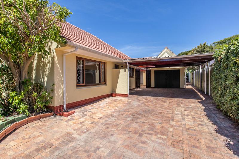 5 Bedroom Property for Sale in Bergvliet Western Cape